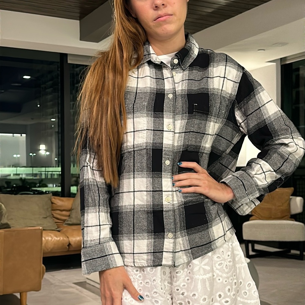 Long sleeve black and white
